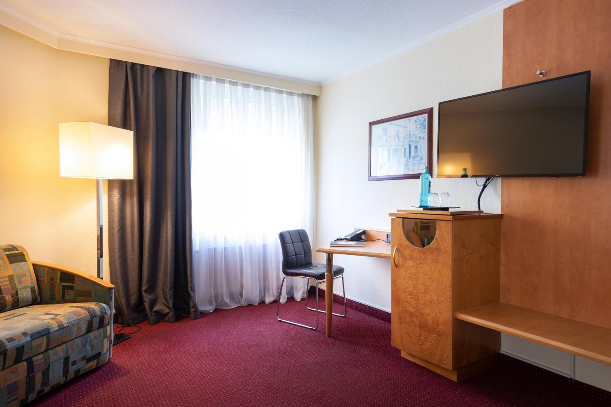 Roomingtons Kaiserhof Ландсхут Экстерьер фото